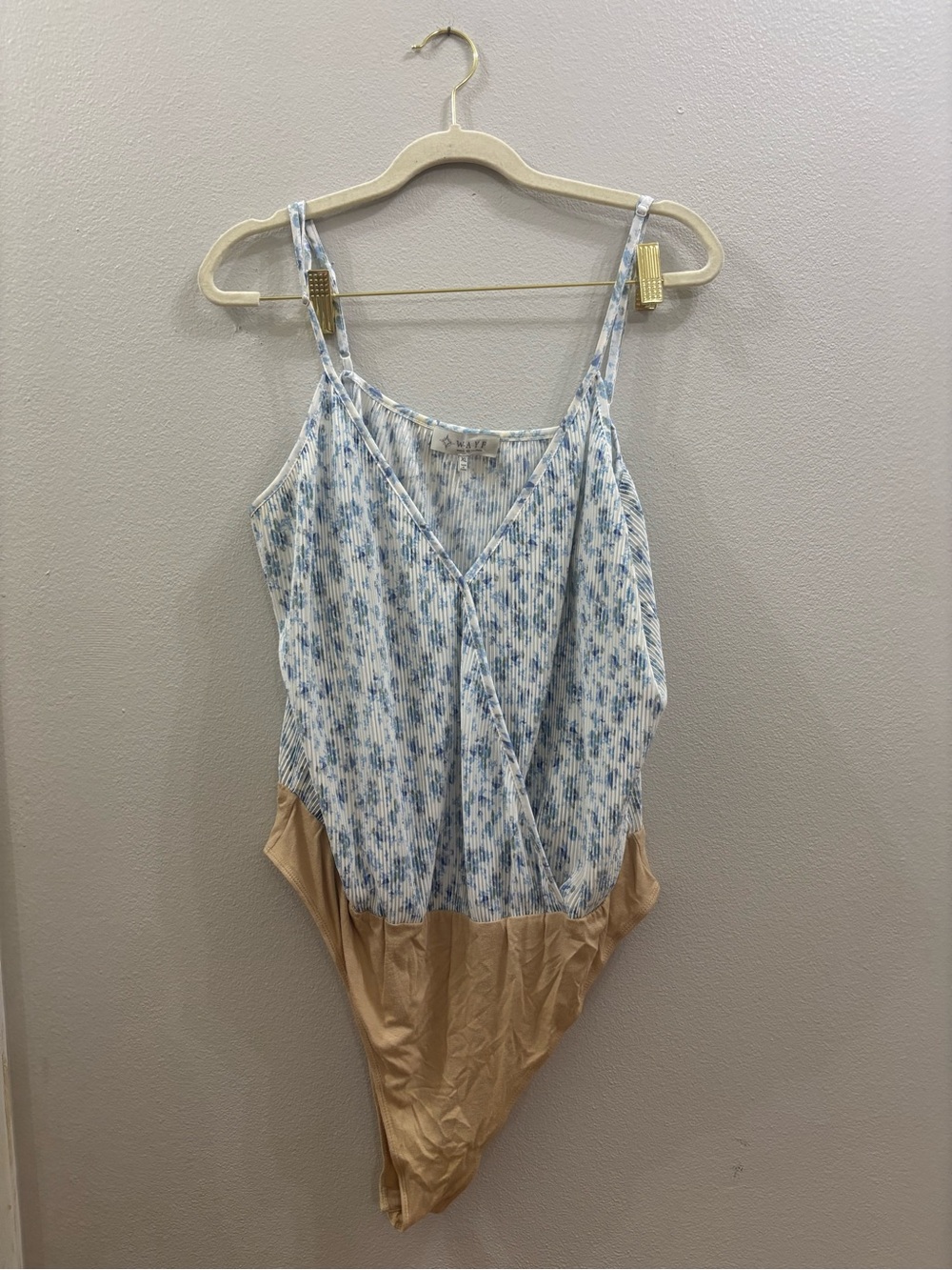 Wayf Floral Blue & Tan Sleeveless V-Neck Women's bodysuit XL